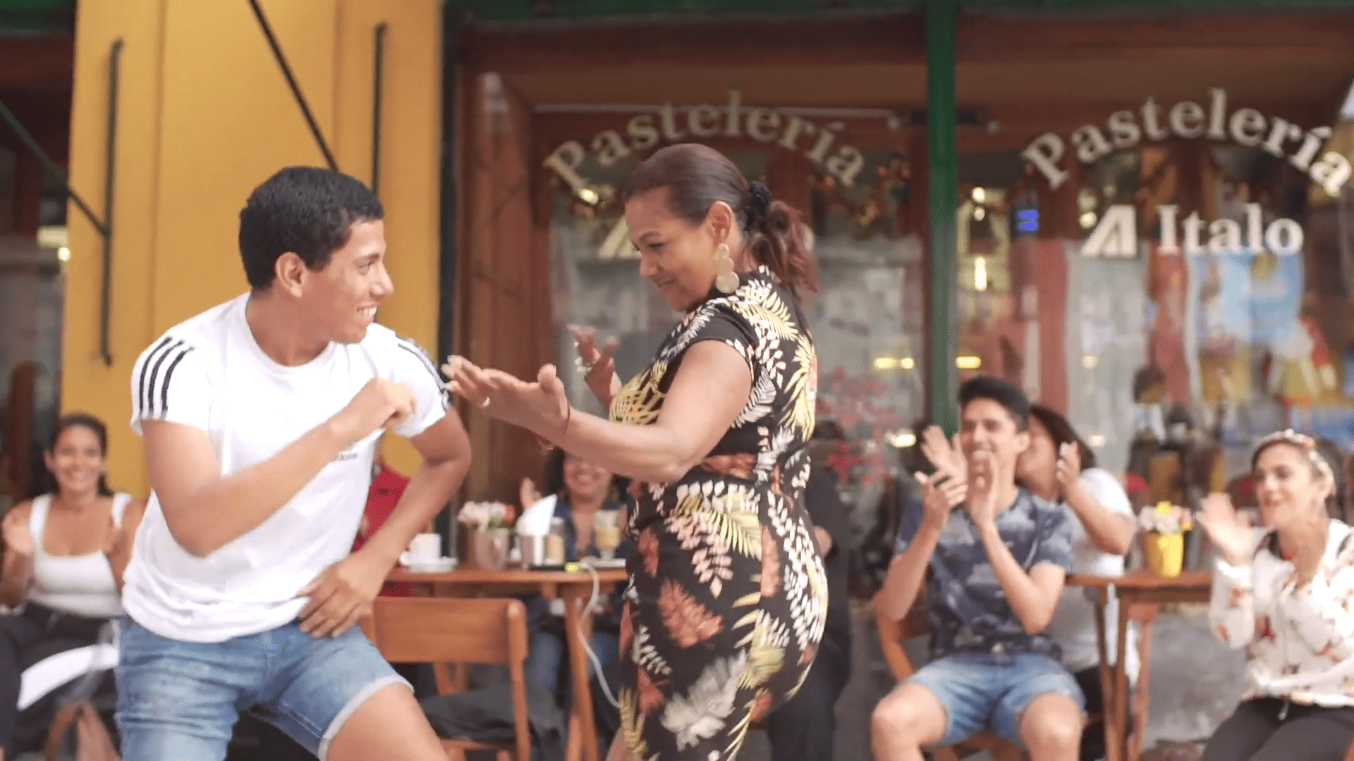 Just Play lanza su último videoclip “Tumba y cajón” 2 Rocio Buitrón (rodaje)