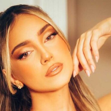 Ana Mena presenta "Duecentomila Ore"