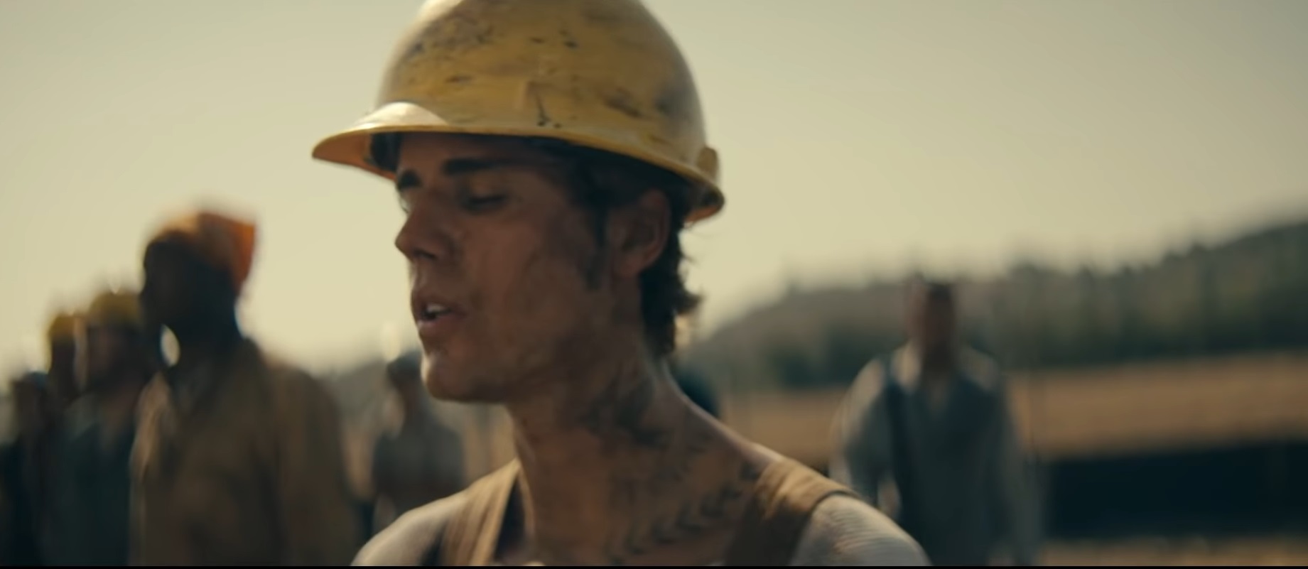 Justin Bieber / Tema: Holy