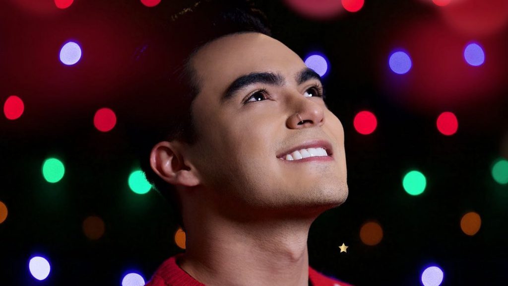 “Mi primer regalo”, es el álbum que nos presenta Dennis Arana