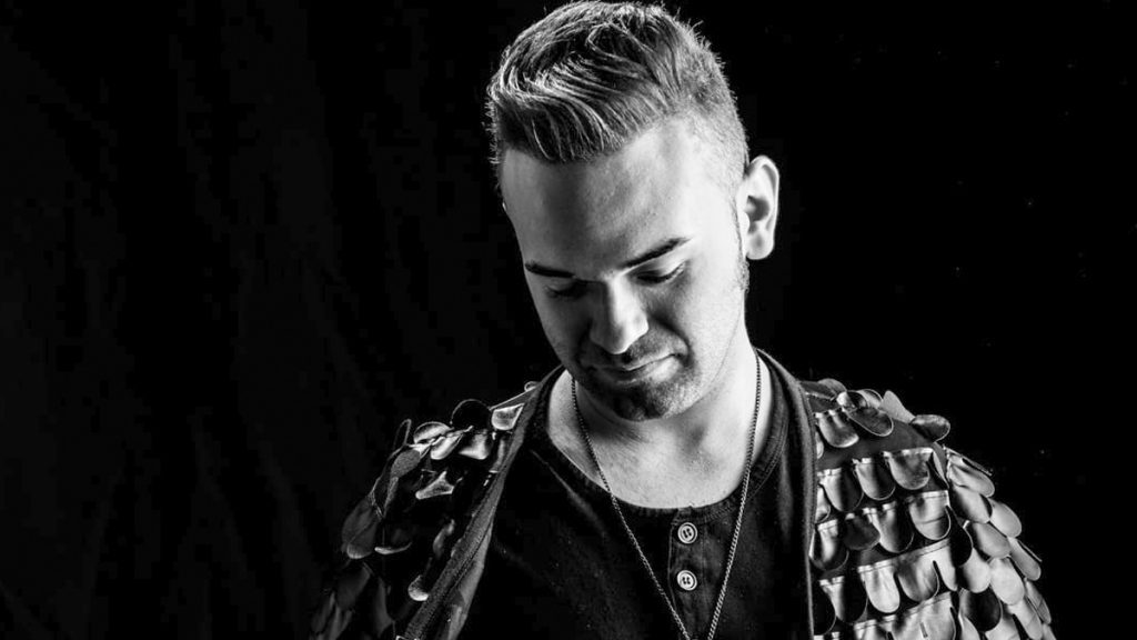 Alec Mora presenta "Se Acabó"