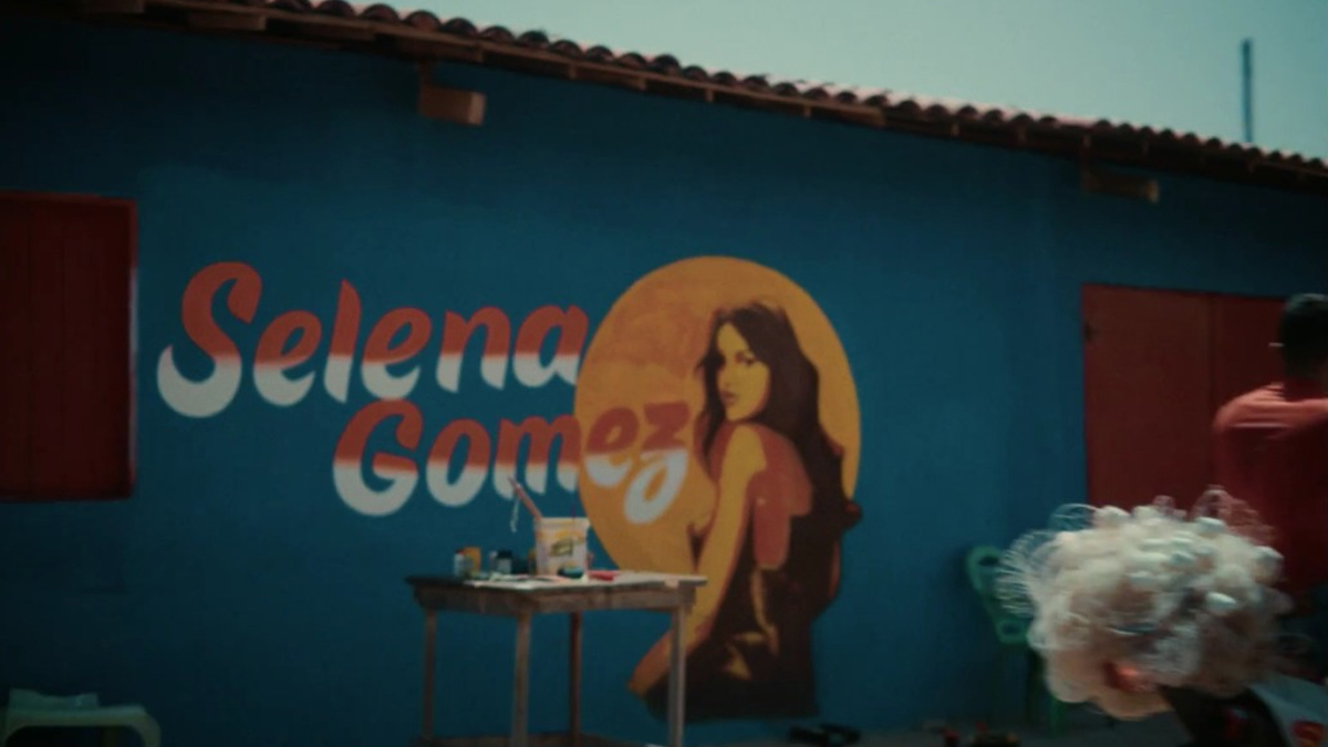 Selena Gomez presenta ‘Baila Conmigo’ junto a Rauw Alejandro