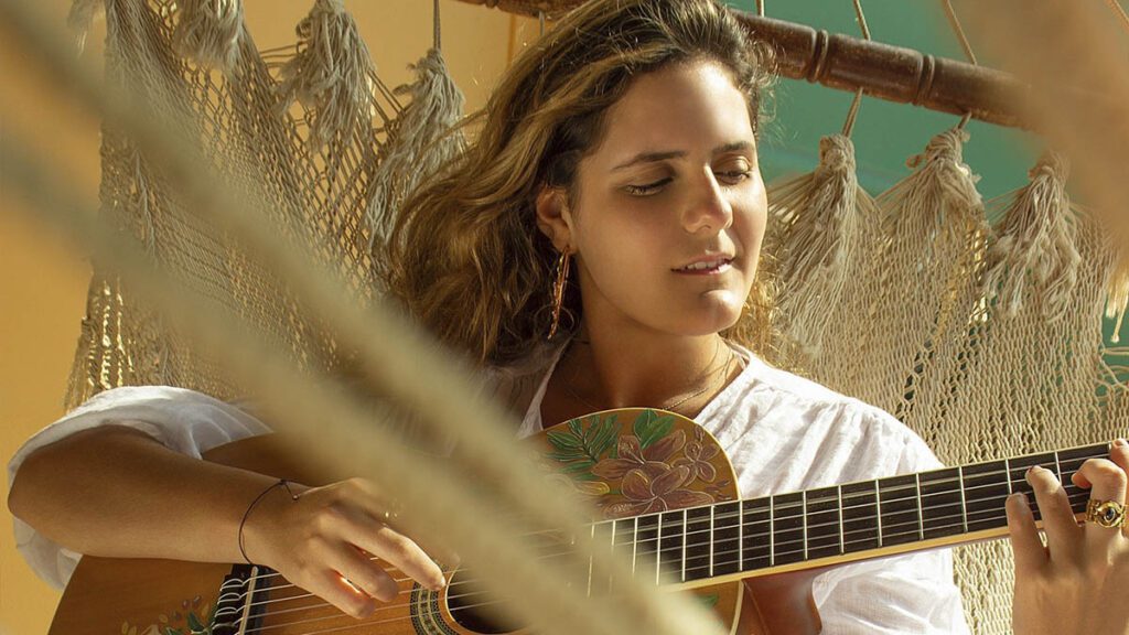 La cantautora Tiare estrena Lineas de tu mano 1