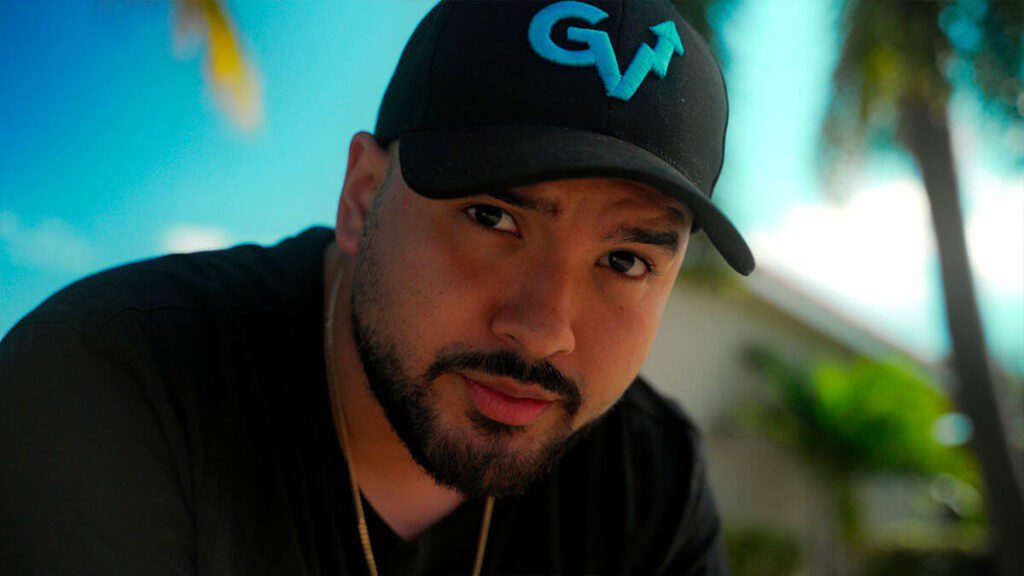 Gianvictor Cueva presenta "Llámame"