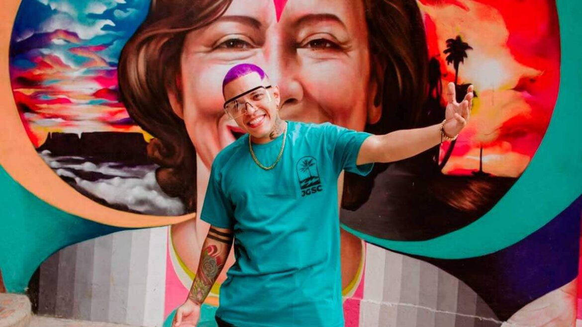 Omar Villanueva, mejor conocido como OUVI presenta “Remix de poses”