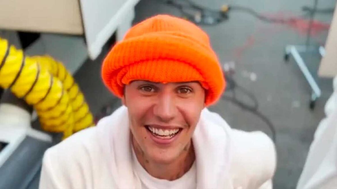 Justin Bieber sorprende a sus fans