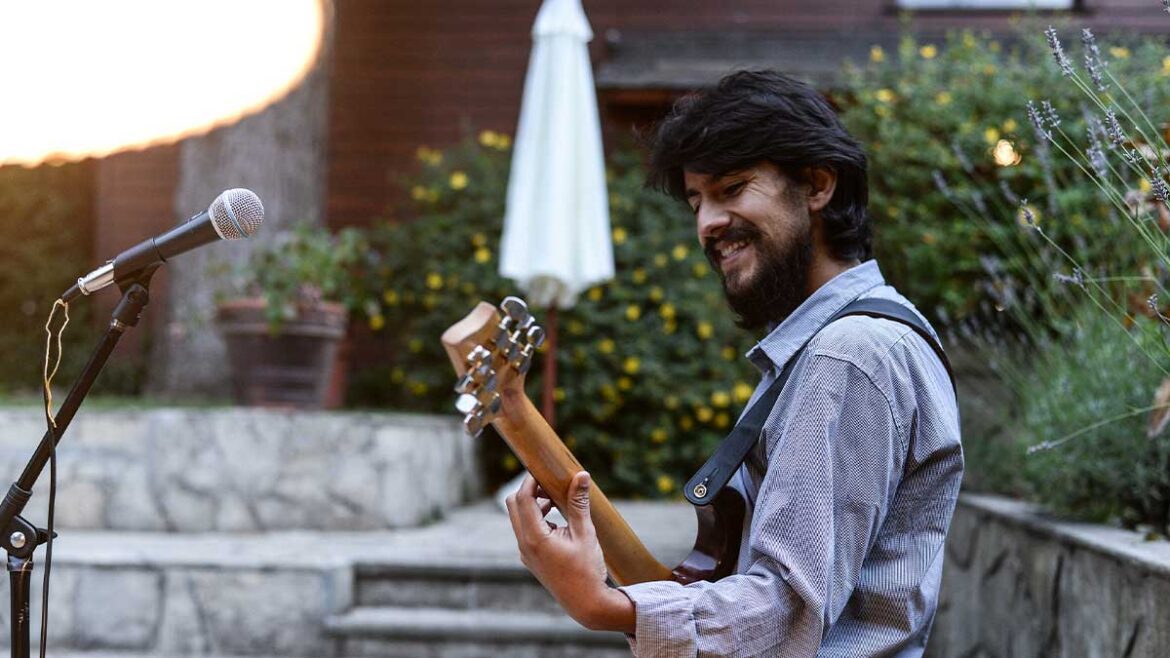 Un Tal Lucas presenta “Cuentos de Barquitos”