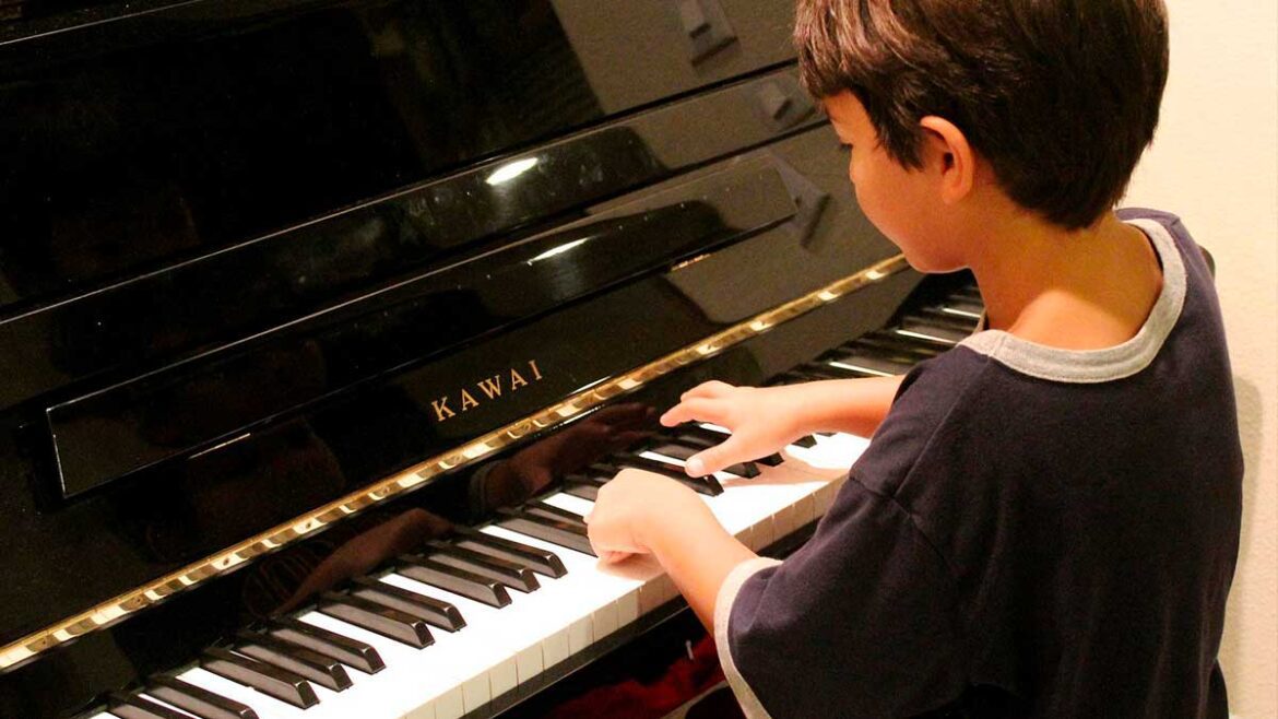 ¿Sabías que tocar el piano estimula el cerebro? 2 piano 3