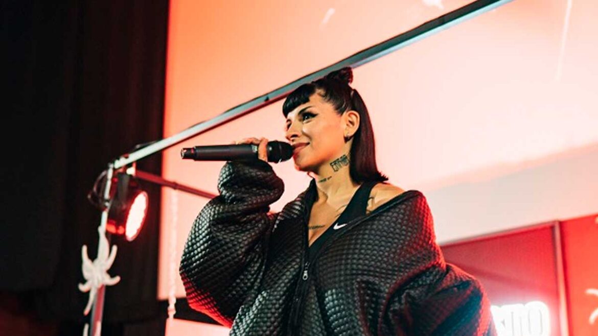 Cazzu en avant premiere de “Brinca”