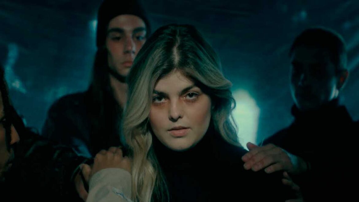 "Tormenta" de Antonia Jones