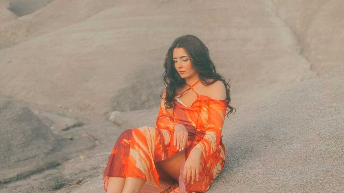 Andrea Santiago presenta "Movimiento"