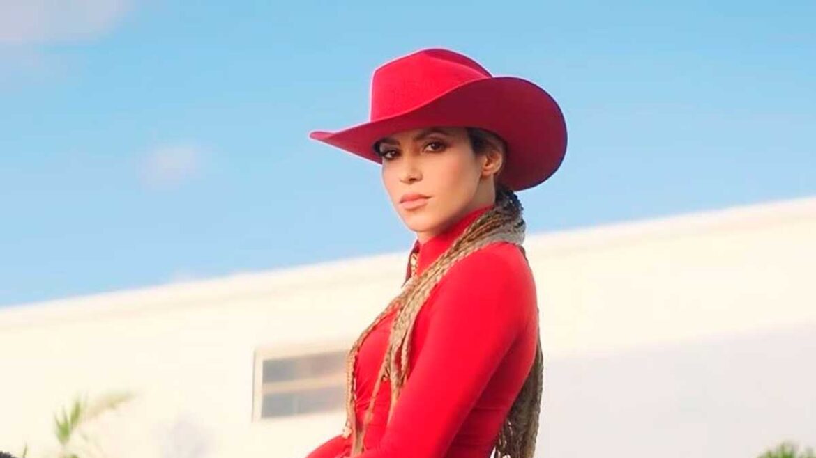 Shakira y Fuerza Regida lanzan "El Jefe".