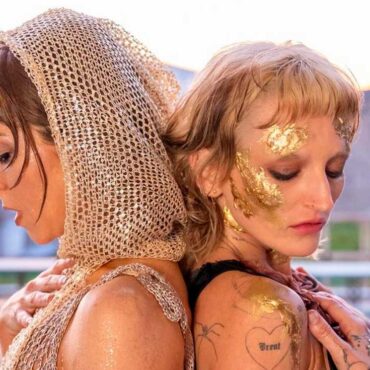 'Inner Gold' de Lindsey Stirling y Royal & the Serpent