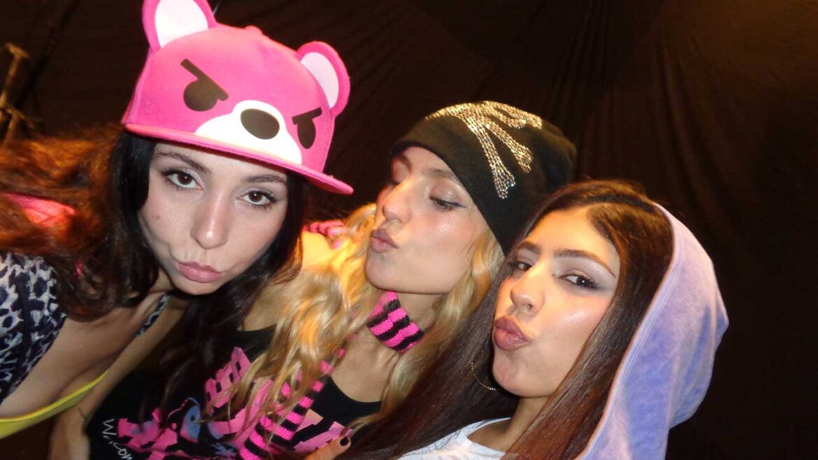 Pretty Girl Swag de Maria Escarmiento 001