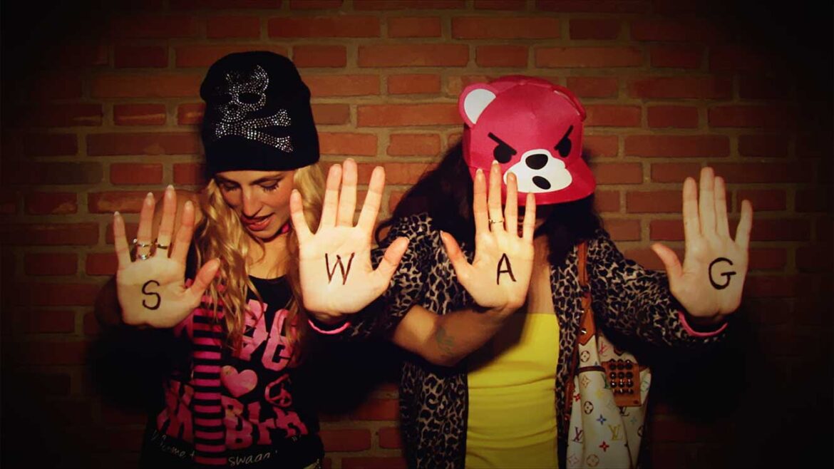 Pretty Girl Swag de Maria Escarmiento