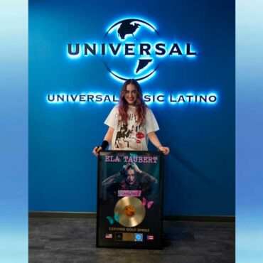 Certificación de oro para Ela Taubert por "¿Cómo Pasó?"