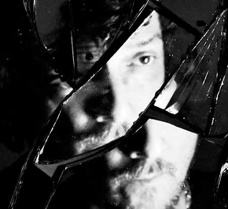 Leon Larregui lanza Bruma