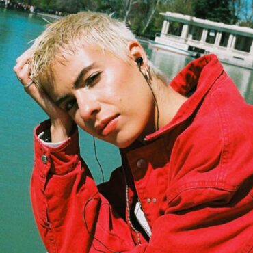 Annasofia lanza Bulla