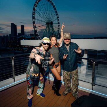 Steve Aoki Farruko y Greeicy YAPAQUE